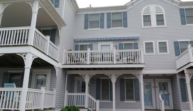 Cape May Rental Poolside - 933 Columbia Avenue, B7, Cape May