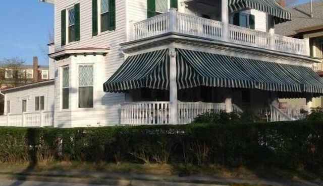 Cape May Victorian 8+BR 3 Blks to Beach. Dogs OK!