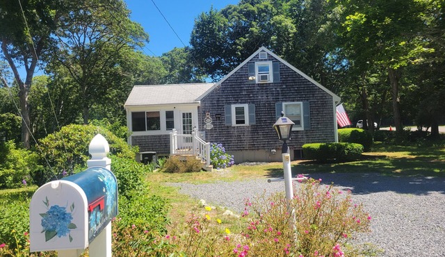 Cape…on the Cape! Cute home near beach and center of town. Beach pass included.