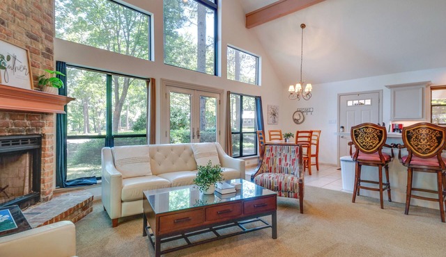 Cape Royale Home w/Deck - Walk to Lake Livingston