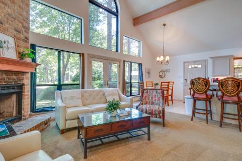 Cape Royale Home w/Deck - Walk to Lake Livingston
