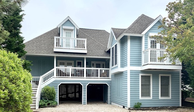 Cape Shores: Lewes Bay beach, pool, fishing pier, tennis/pickleball courts