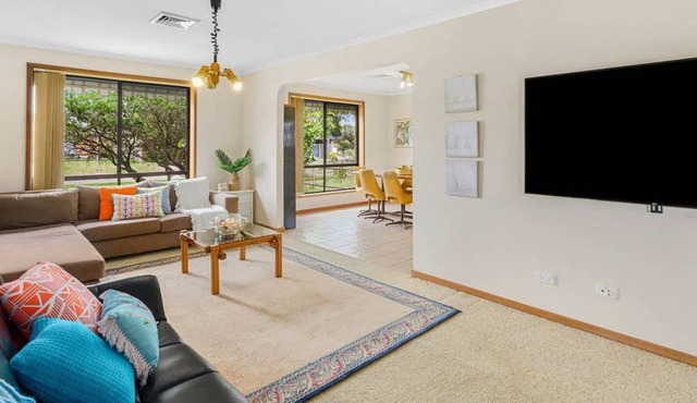 CAPEL 700m to Beach + Netflix