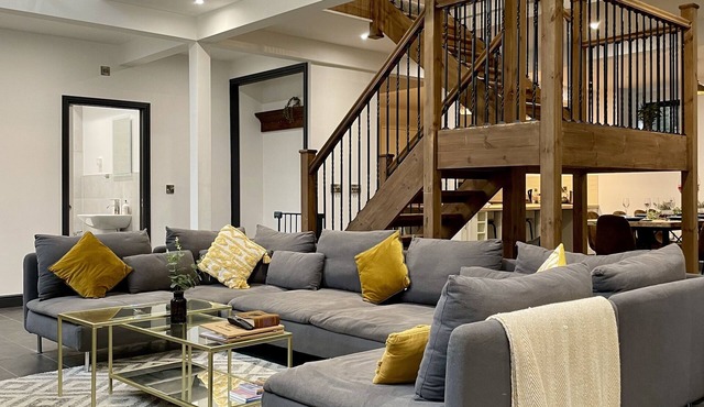 Capel Salem is an ideal residence for families and groups of friends seeking a picturesque getaway