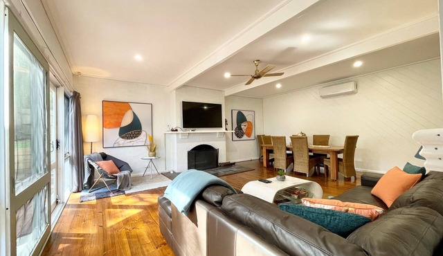 Capelink Atop Prestigious Oliver's Hill: Longer Stay Welcome