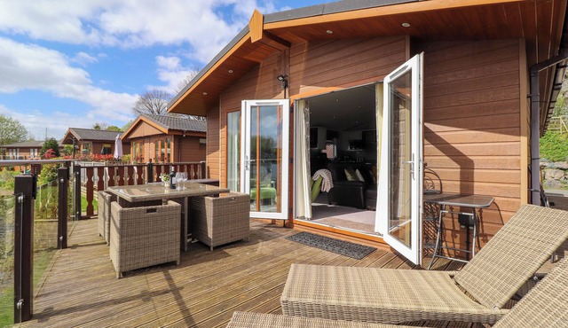 CAPENWRAY, pet friendly, with a garden in Carnforth