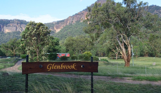 Capertee Valley Farmstays | Glenbrook Farm 'Comfy Cottage'