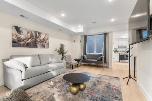 Capital Hill 2 Spacious Townhouse in Downtown DC with Roof View Free parking and Free WiFi