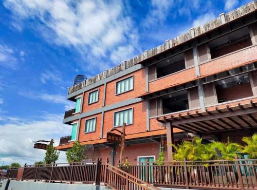 Capital O 91170 Kurau Bay Hotel