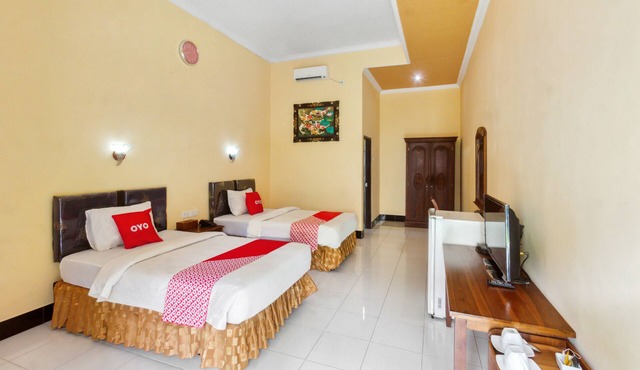 Capital O 93391 Golden Manggis Hotel Near SMKN 1 Lingsar