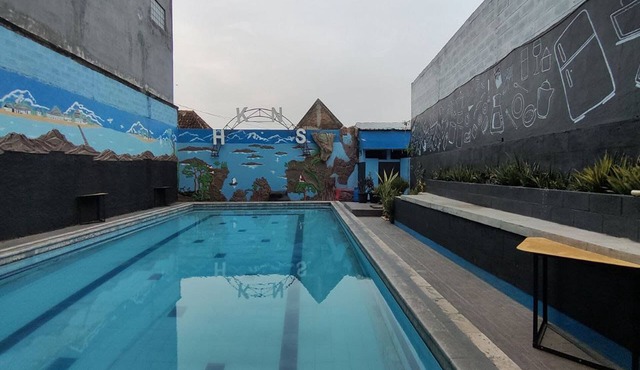 Capital O 93653 Kinasih Hotel