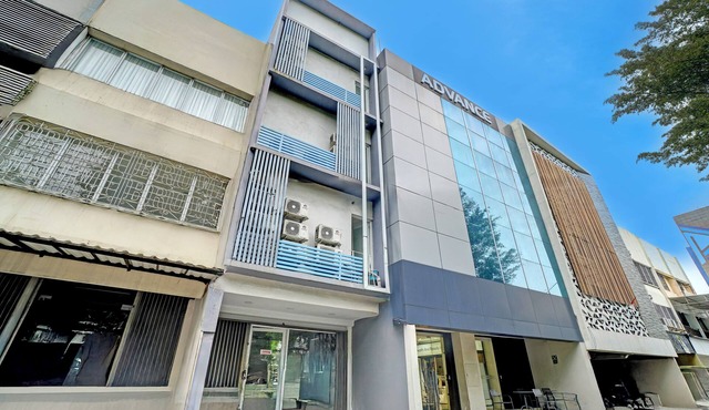 Capital O 94914 Kemayoran Guest House
