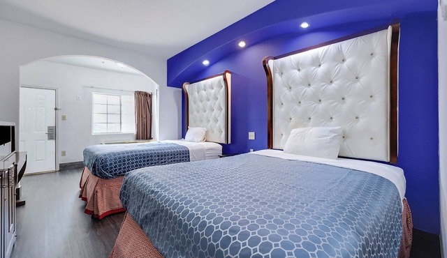 Capital O Deluxe Inn Channelview Houston I-10