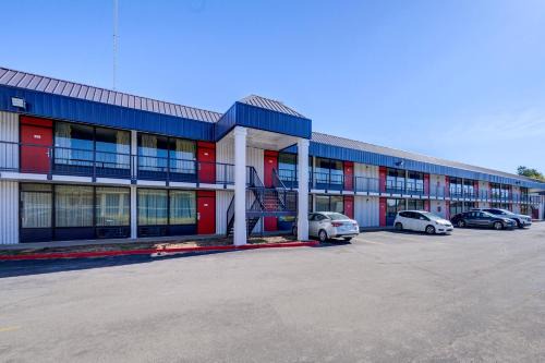 Capital O Travelers Inn Lawton Fort Sill