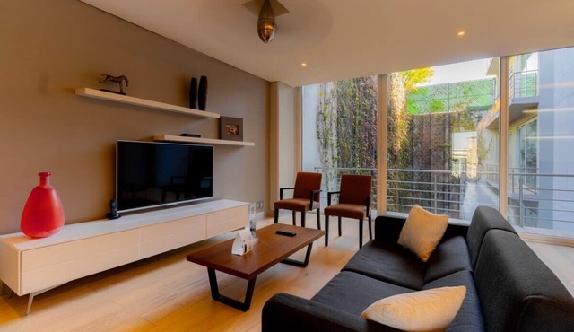 Capitalia | Calm views in Suite Near Frida Museum