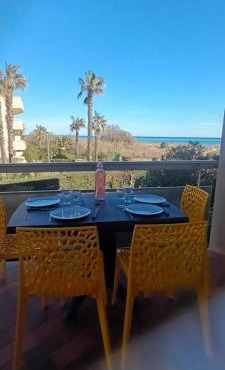 Capitelles : Studio vue mer en residence avec Piscine