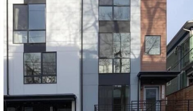 Capitol Chill - Modern Luxury Townhouse