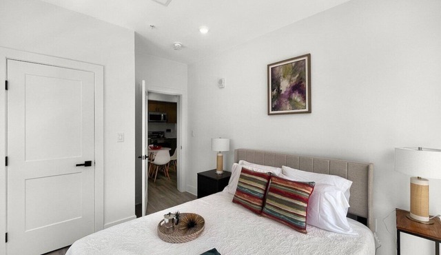 Capitol Hill 2BR Retreat with Balcony & Views