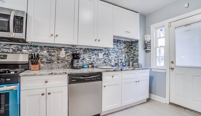 Capitol Hill and Downtown DC townhouse for long-term and short term stay
