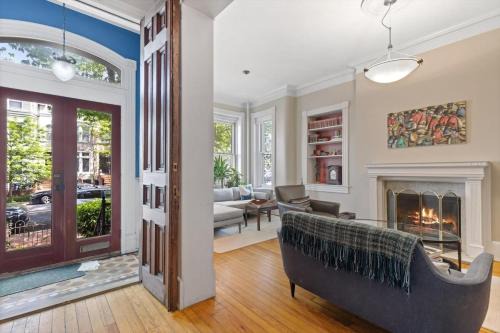 Capitol Hill Homestay Convenient to H St