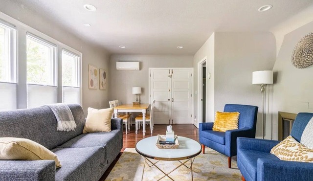 CAPITOL HILL LARGE 1 BED SUITE