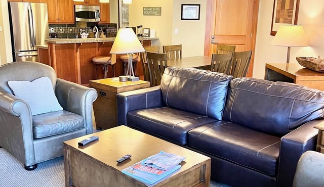 Capitol Peak Lodge-Snowmass Base Village: 50 ft. to Elk Camp gondola