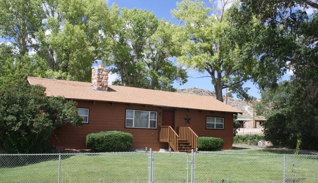 Capitol Reef Country 5 Bed 3 Bath Cabin Home