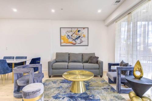 Capitol View 3 DC Penthouse with Rooftop view Free parking and WiFi WIFI