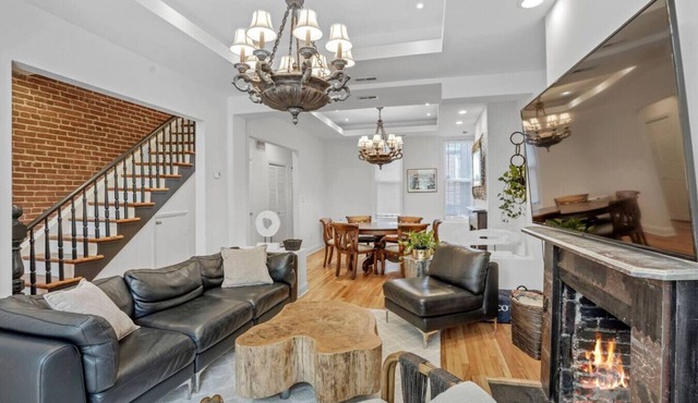 Capitol View 3BR Rowhouse | Convention Center Shaw