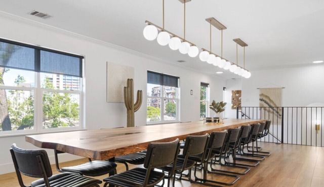Capitol View DT w Elevator + Free Swim Club Access