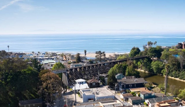 Capitola Village Craftsman Cottage- 4 min to beach