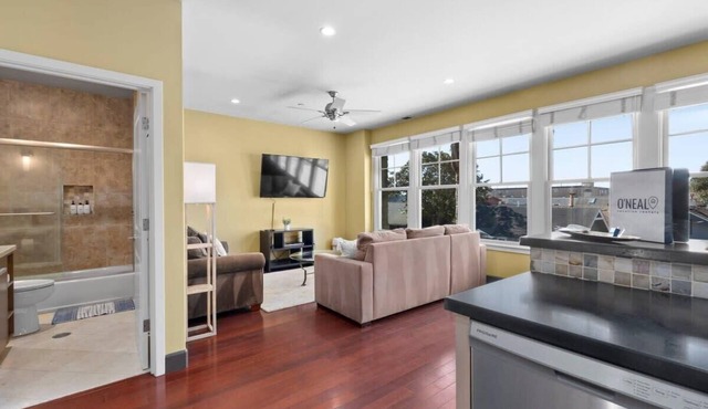 Capitola Village Retreat with Garage!