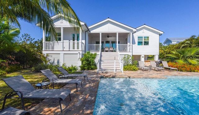Capmar House by Brightwild Huge Home Pool