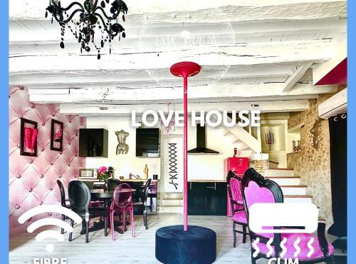 Caporizon-Lov'BNB-La seule Love House de Dordogne