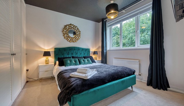 CAPRI 13 SA -Close to Uni & M1* Free Wifi *Free Parking *Long Stay Welcome