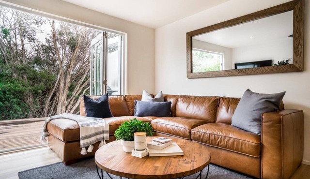 Capri House - Hear the Roar of the Ocean