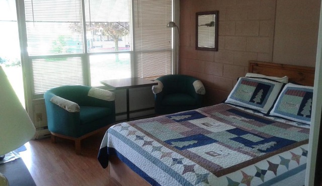 Capricorn Motel Royale 1000 Islands