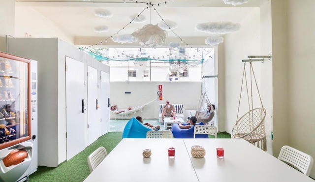 Capsule hostel valencia