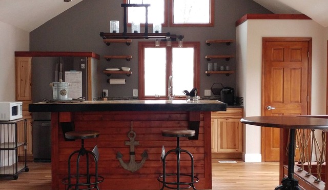 ⚓Captain Bill's Guest House and heated pool access⚓