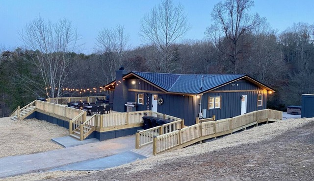 Captain Brown's Lake Escape on Norris Lake