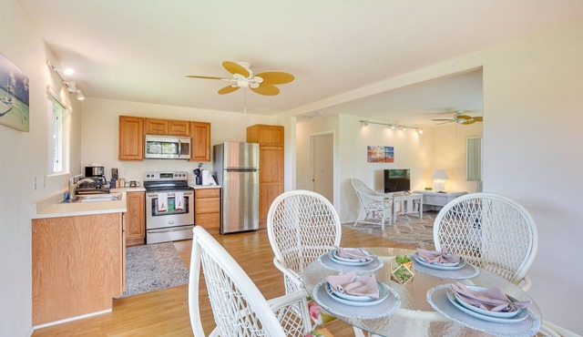 Captain Cook Home on Quiet 3 Acres w/Fruit Trees