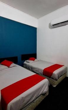 Captain Hotel Cafe & Bistro