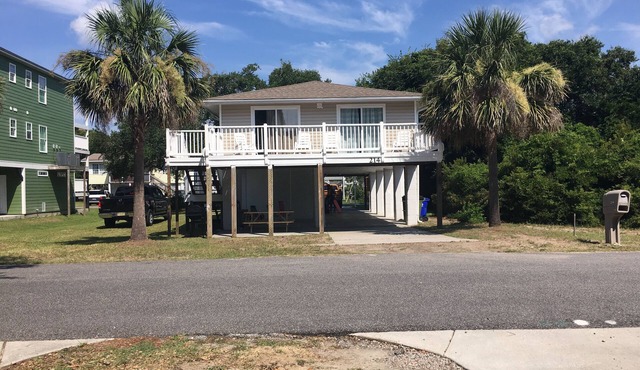 Captain Jack's 3BR/3BA 50 ft From Beach Sleeps 9