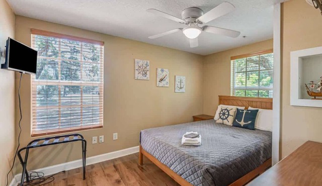 Captain room