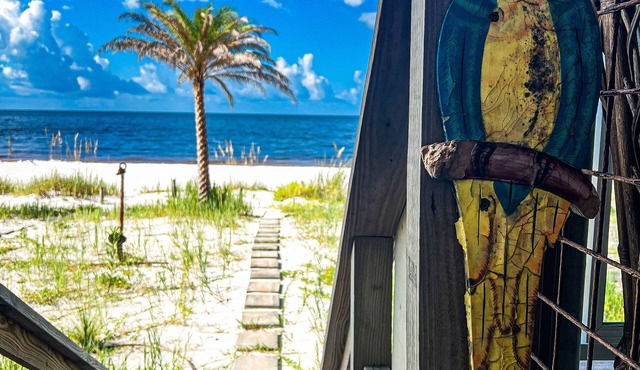 Captain Roy's - A treasure on the beach Beachfront, Beachfront, Beachfront