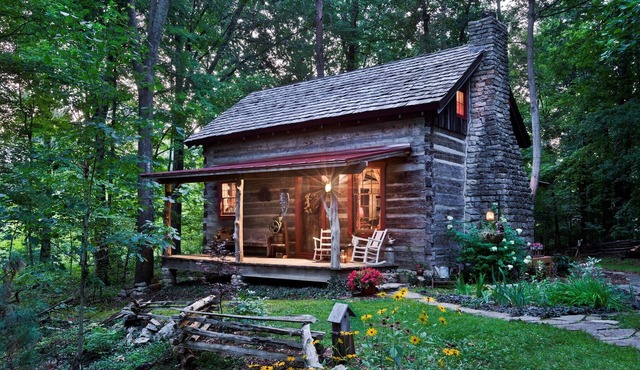 Captain's Cabin Bed & Breakfast: Bourbon Trail, History & Romance