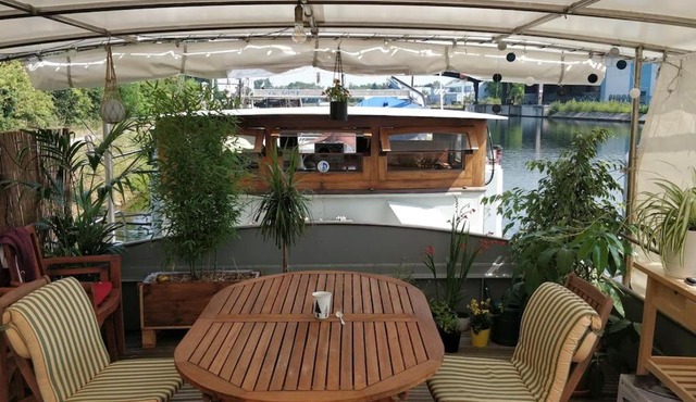 Captain's cabin: Cosy flat on a house boat