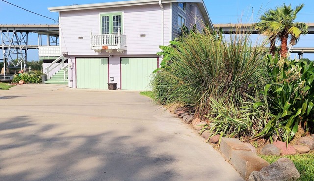 CAPTAIN'S CAPTAIN-Waterfront House