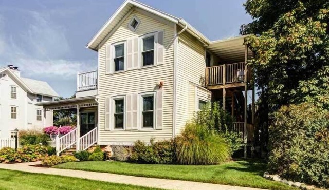 Captain's Cottage Suites