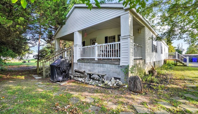 Captain's Cottage- Walking distance to beach, 10 Mins to DE Turf